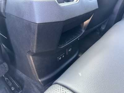 2022 Toyota Tundra Crew Cab, $45998. Photo 7