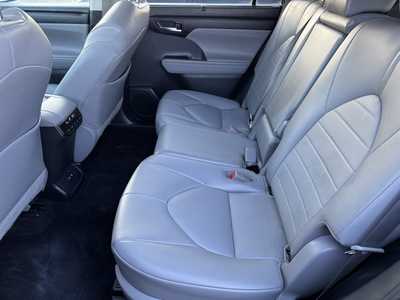 2021 Toyota Highlander, $36699. Photo 6