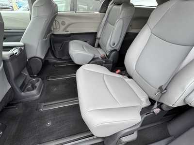 2022 Toyota Sienna, $47599. Photo 5