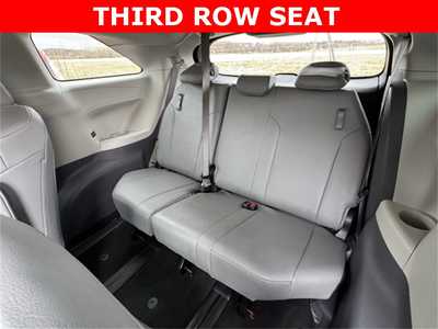 2022 Toyota Sienna, $47599. Photo 6