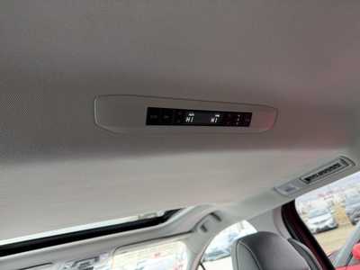 2022 Toyota Sienna, $47599. Photo 8