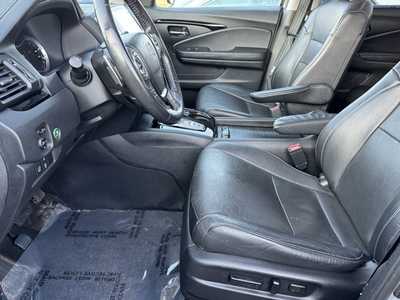 2017 Honda Pilot, $16190. Photo 5