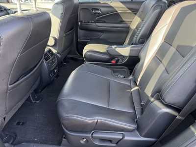 2017 Honda Pilot, $16190. Photo 6