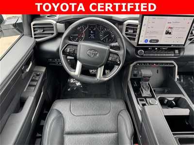 2022 Toyota Tundra Crew Cab, $46998. Photo 6