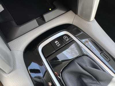 2025 Toyota Corolla Cross, $29859. Photo 11