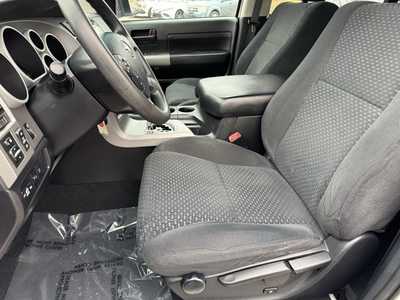 2011 Toyota Tundra Crew Cab, $13990. Photo 5