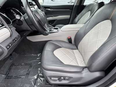 2018 Toyota Camry, $17499. Photo 4