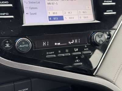 2018 Toyota Camry, $17499. Photo 8