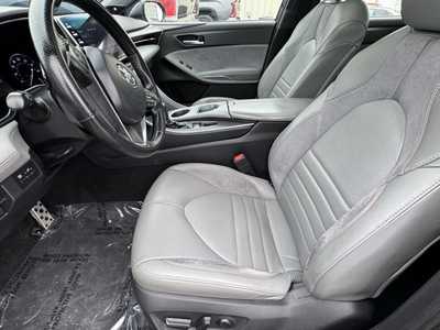 2019 Toyota Avalon, $17990. Photo 4