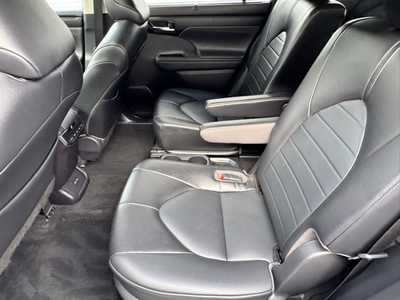 2022 Toyota Highlander, $39999. Photo 7