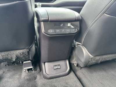 2022 Toyota Highlander, $39999. Photo 9