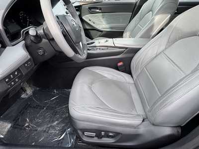 2019 Toyota Avalon, $29499. Photo 5