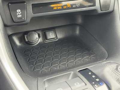 2020 Toyota RAV4, $26099. Photo 11