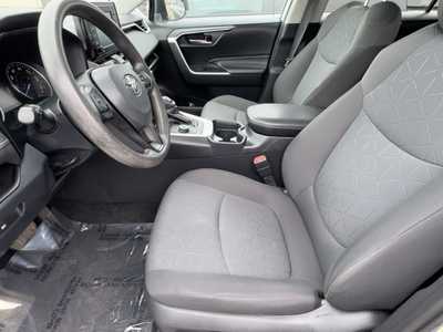 2020 Toyota RAV4, $26099. Photo 5