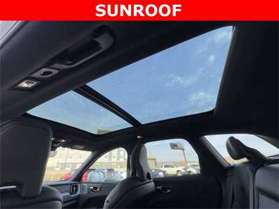 2019 Volvo XC60, $22999. Photo 9