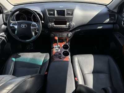 2011 Toyota Highlander, $11490. Photo 10