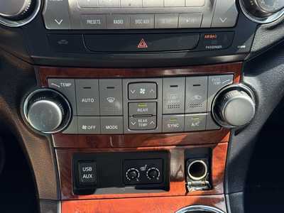 2011 Toyota Highlander, $11490. Photo 11