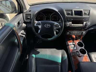 2011 Toyota Highlander, $11490. Photo 9