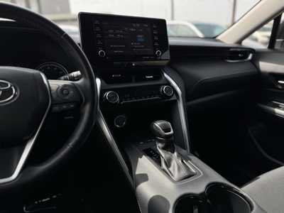 2022 Toyota Venza, $32498. Photo 12