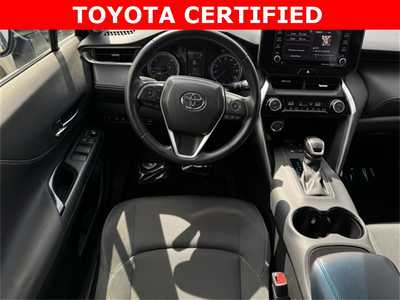 2022 Toyota Venza, $32498. Photo 7