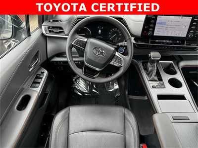 2022 Toyota Sienna, $44999. Photo 12
