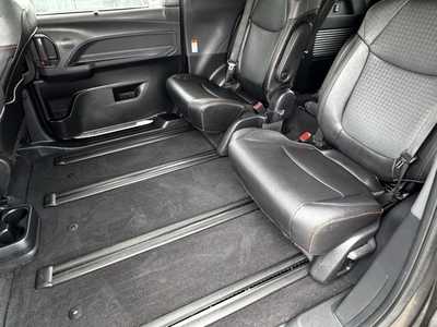 2022 Toyota Sienna, $44999. Photo 7