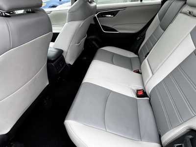 2021 Toyota RAV4, $27897. Photo 5