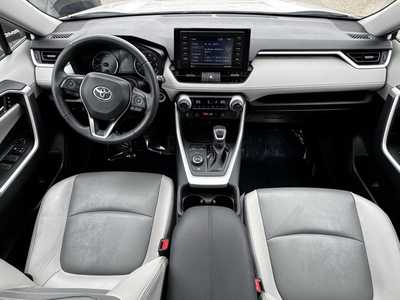 2021 Toyota RAV4, $27897. Photo 8