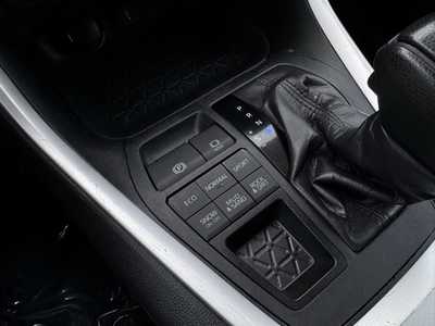 2020 Toyota RAV4, $23999. Photo 10