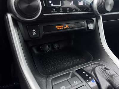 2020 Toyota RAV4, $23999. Photo 9