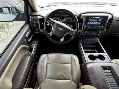 2017 Chevrolet 1500 Crew Cab, $26599. Photo 7