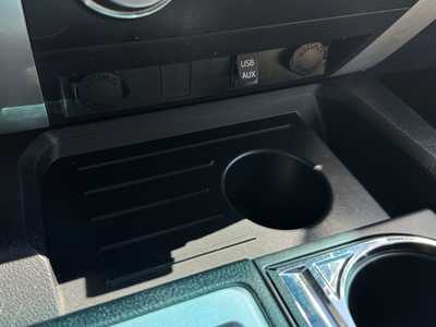 2014 Toyota Tundra Crew Cab, $28598. Photo 11
