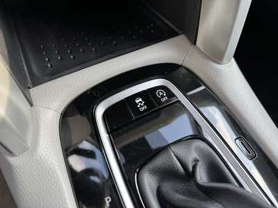2025 Toyota Corolla Cross, $26984. Photo 10