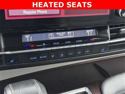 2021 Toyota Sienna, $25599. Photo 10