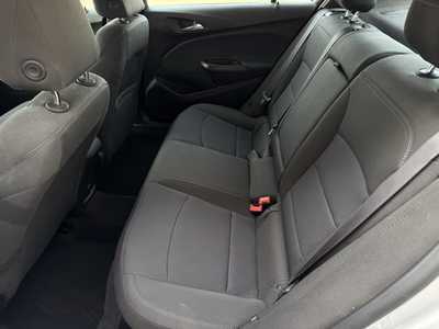 2017 Chevrolet Cruze, $14498. Photo 5