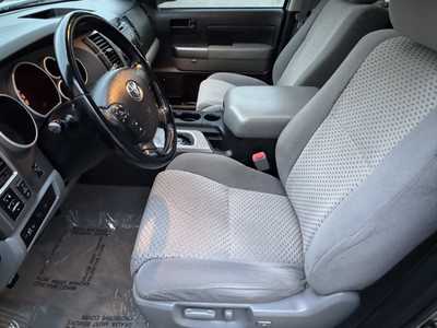 2010 Toyota Tundra Crew Cab, $18991. Photo 4