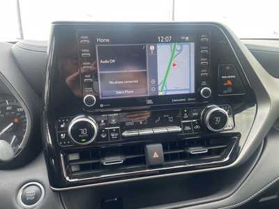 2021 Toyota Highlander, $40998. Photo 11