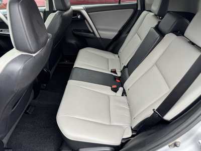 2017 Toyota RAV4, $23498. Photo 7