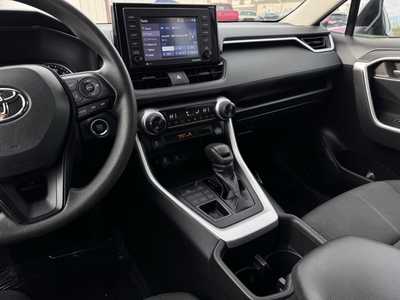 2022 Toyota RAV4, $28798. Photo 11