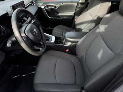 2022 Toyota RAV4, $28798. Photo 4