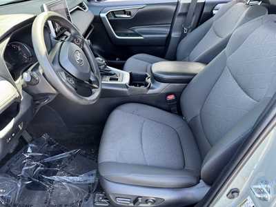 2023 Toyota RAV4, $30998. Photo 4
