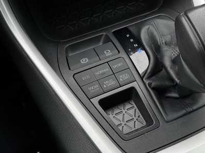 2022 Toyota RAV4, $28998. Photo 10