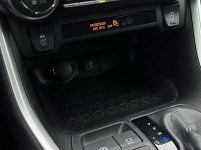 2022 Toyota RAV4, $28998. Photo 9