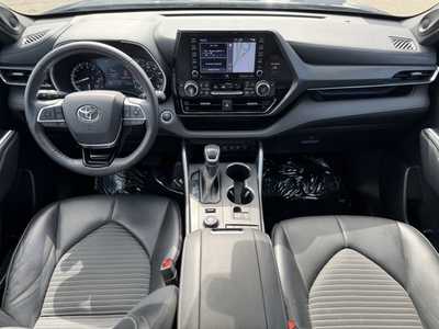 2021 Toyota Highlander, $42998. Photo 11