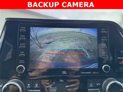 2021 Toyota Highlander, $42998. Photo 3