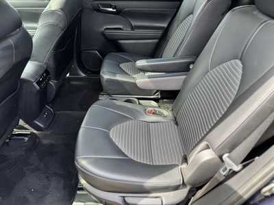 2021 Toyota Highlander, $42998. Photo 7