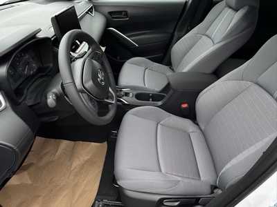 2025 Toyota Corolla Cross, $31839. Photo 4