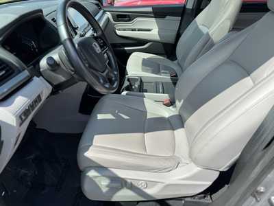 2018 Honda Odyssey, $23999. Photo 5