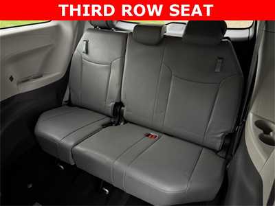 2023 Toyota Sienna, $42999. Photo 7