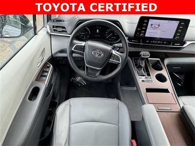 2023 Toyota Sienna, $42999. Photo 8